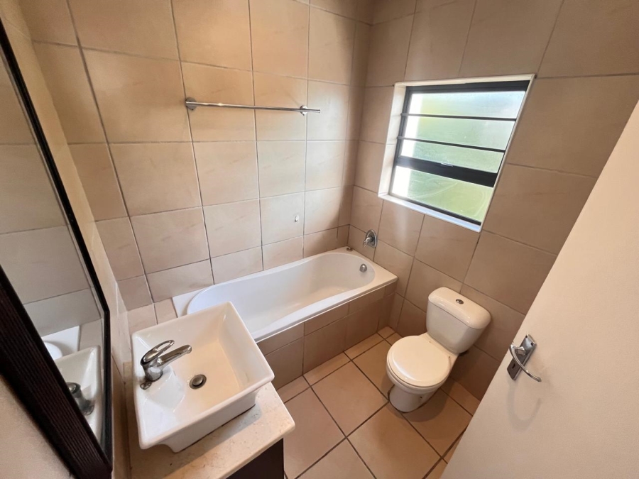 To Let 3 Bedroom Property for Rent in Beacon Bay Eastern Cape